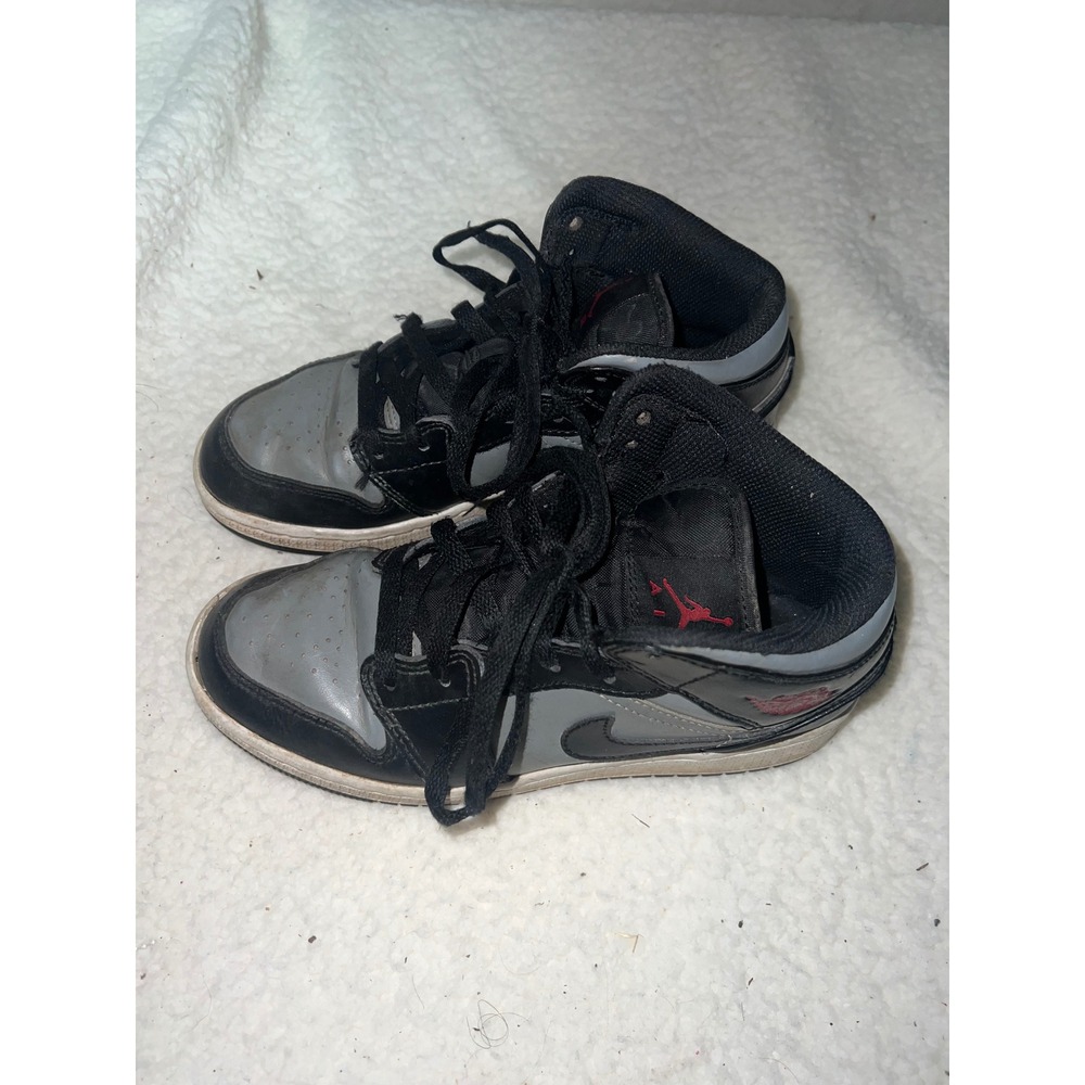 Jordan 1 Mid Shadow‎ Red GS Black Particle Grey Gym Red 554725-096 Kids Size 4Y